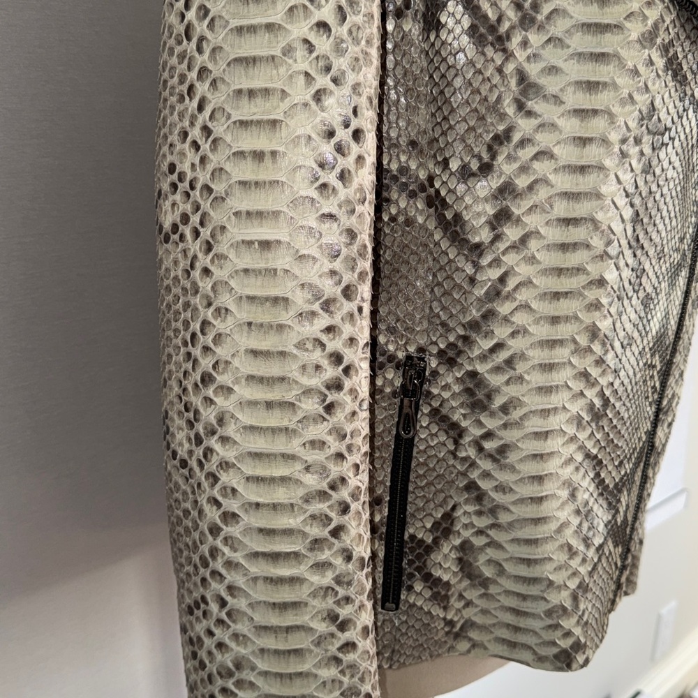 Women's python biker jacket - Picture 5 of 12